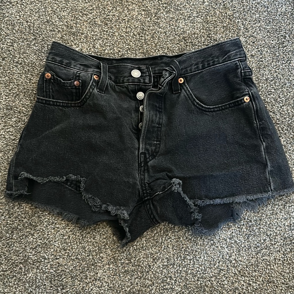 Levi shorts size 25